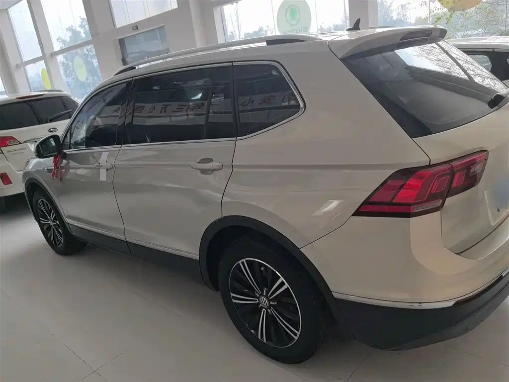 Volkswagen Tiguan L 2019 — фото 5