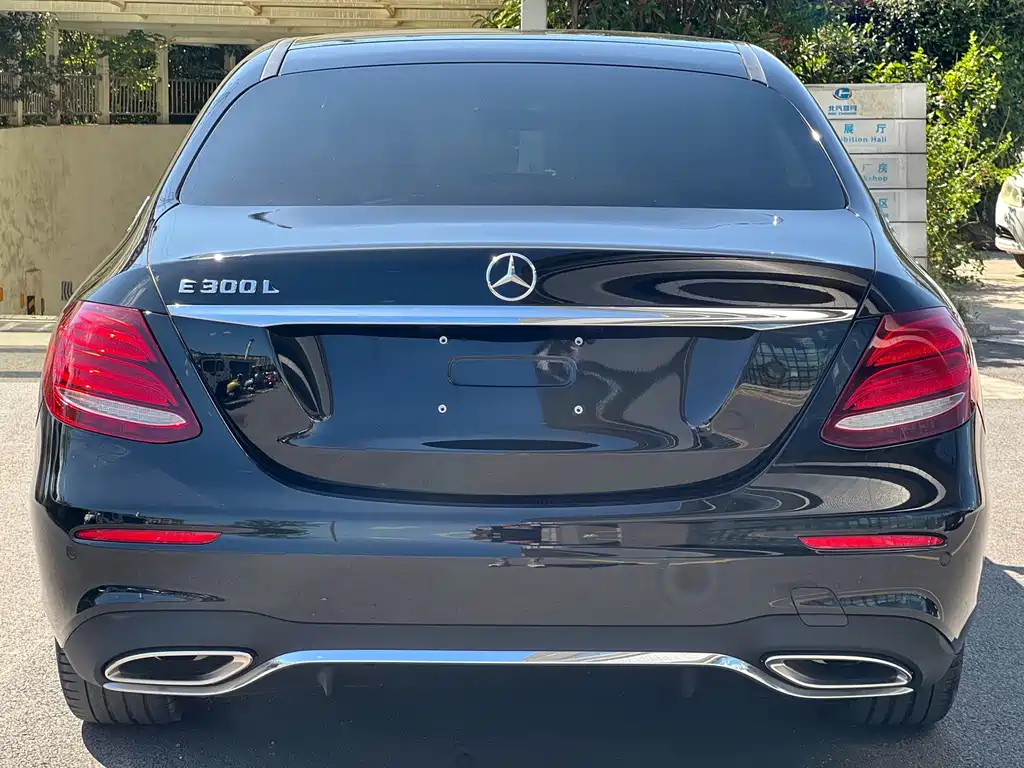 Mercedes-Benz E-Class 2018 — фото 24