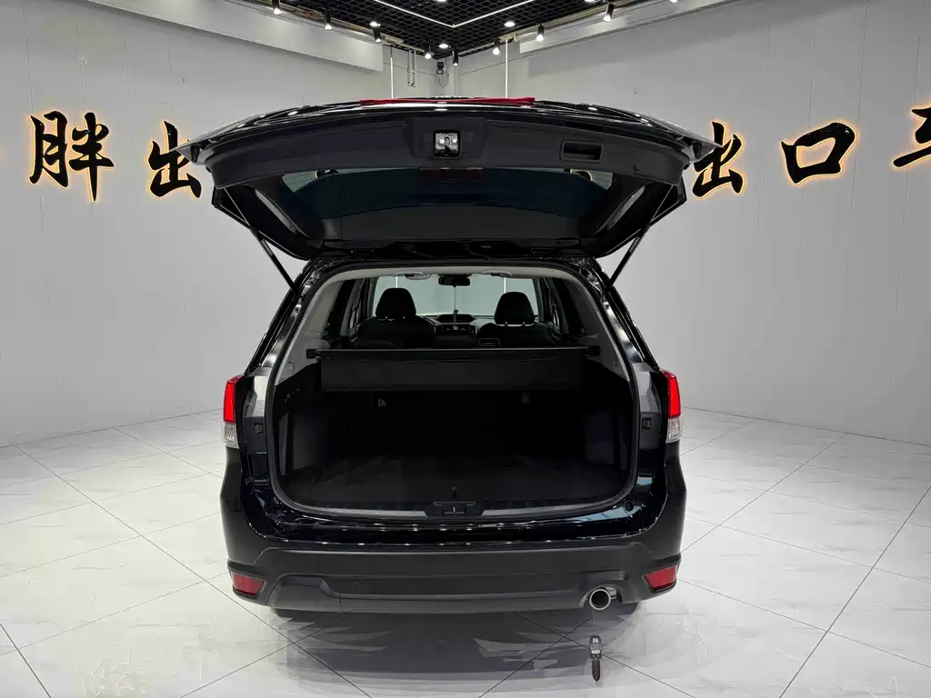 Subaru Forester 2024 — фото 17