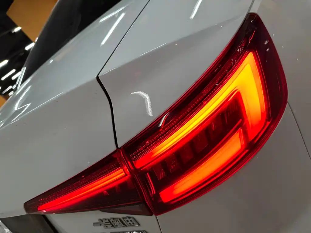 Audi A4L 2019 — фото 14