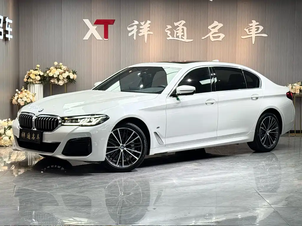 BMW 5 Series 2021 — фото 1
