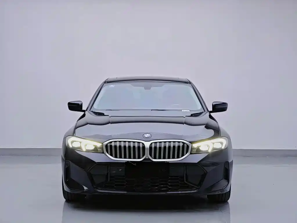 BMW 3 Series 2023 — фото 2
