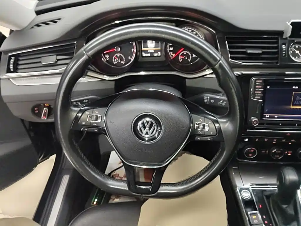 Volkswagen Passat 2019 — фото 11