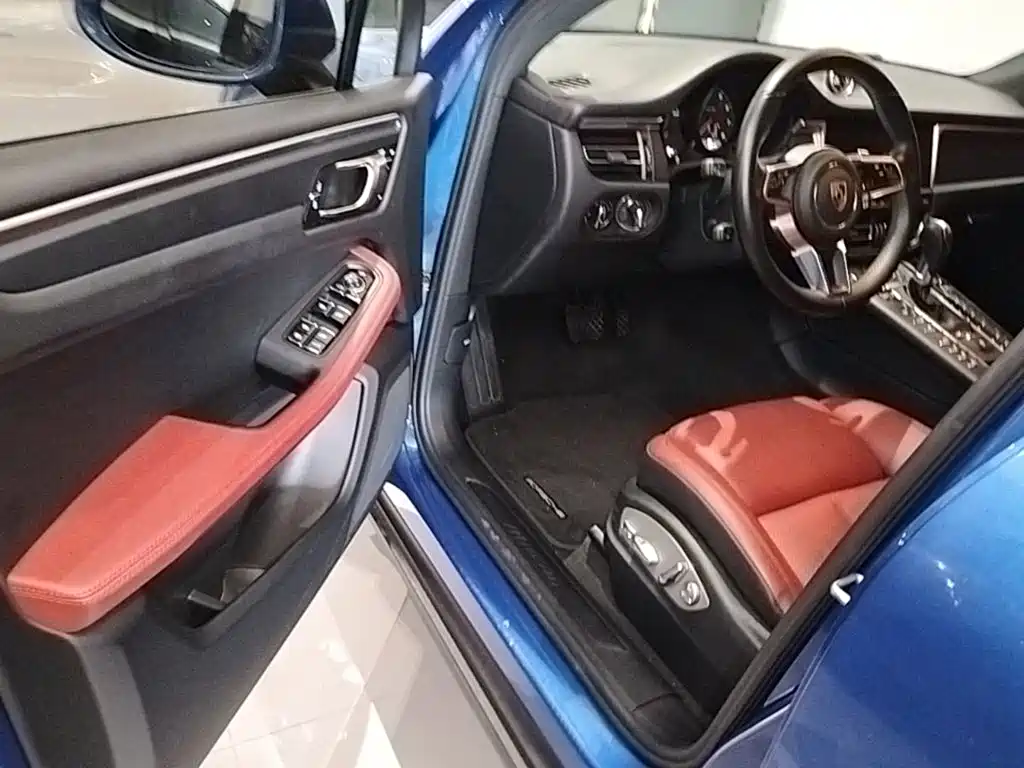 Porsche Macan 2019 — фото 16