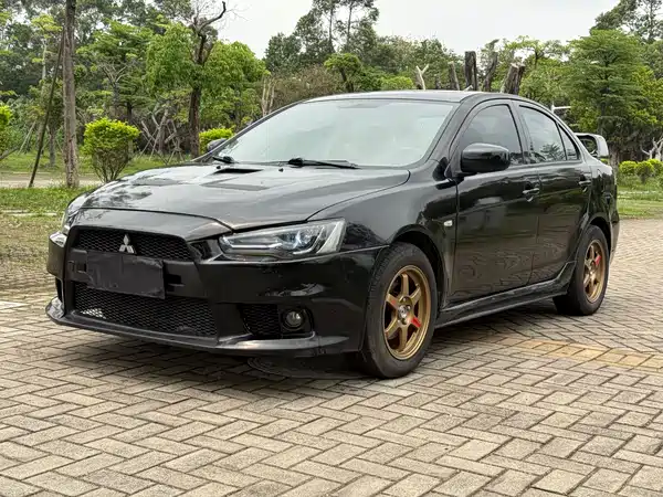 Mitsubishi Lancer EX 2013