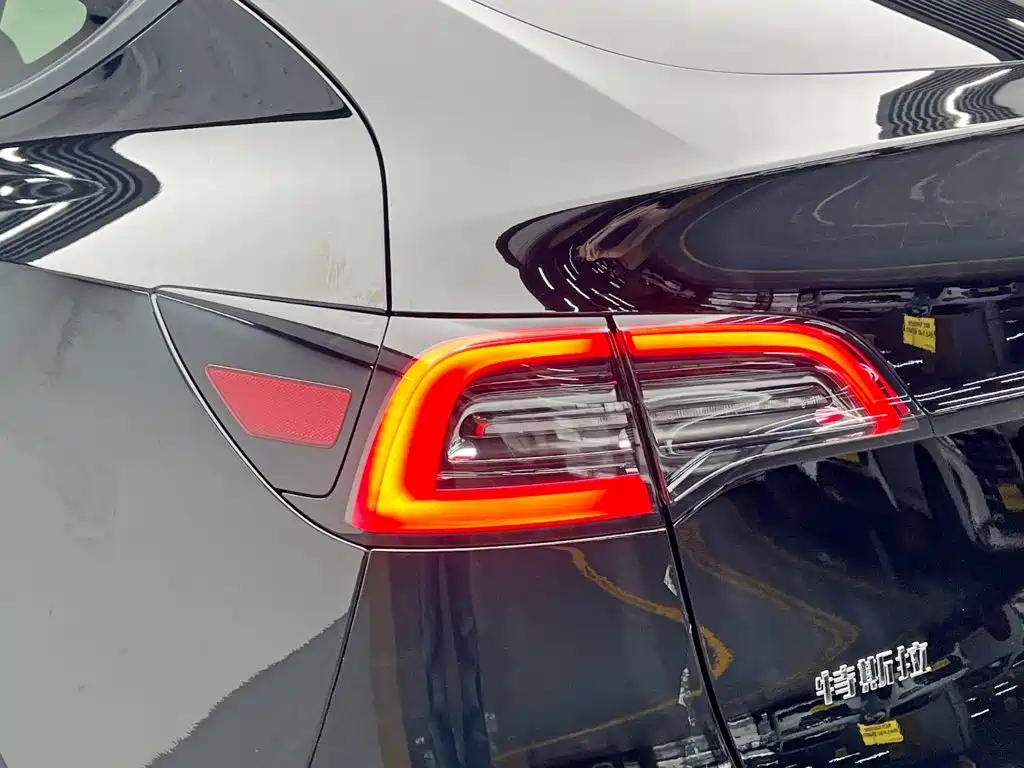 Tesla Model Y 2023 — фото 12