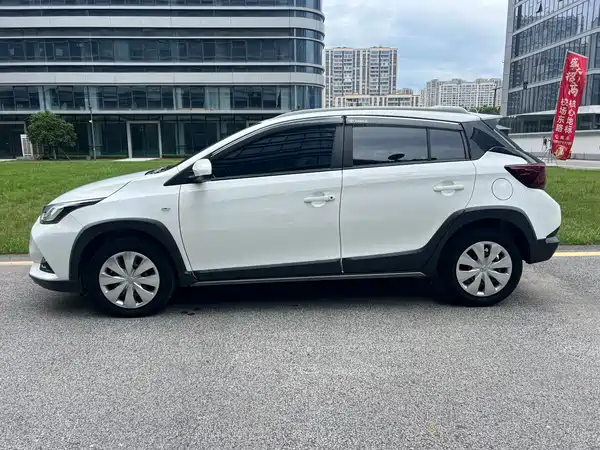 Toyota Yaris L 2022