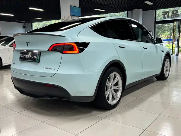 Tesla Model Y 2022
