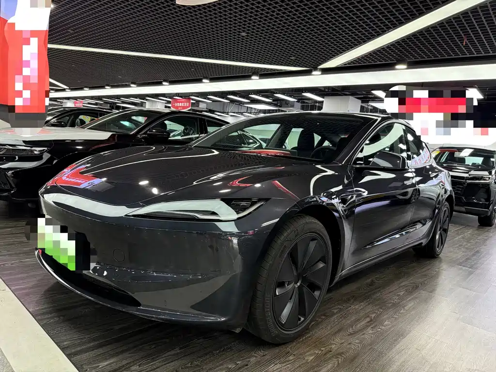 Tesla Model 3 2026 — фото 1