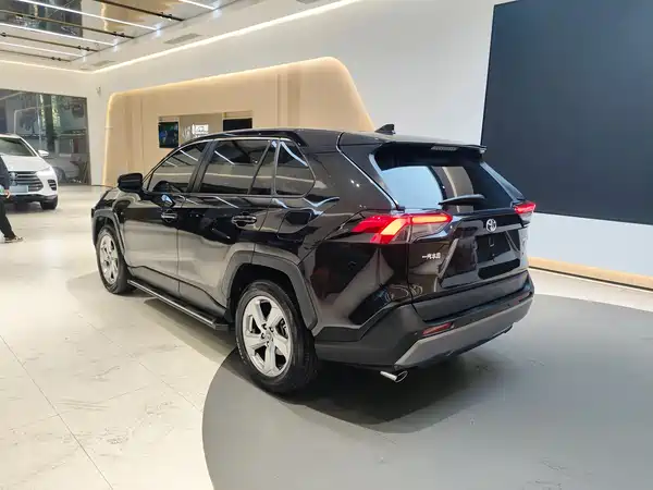 Toyota RAV4 2021