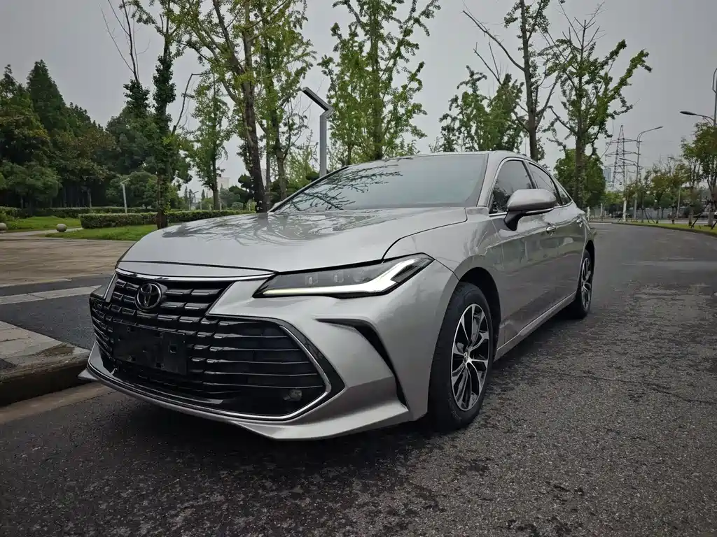 Toyota Avalon 2022 — фото 1