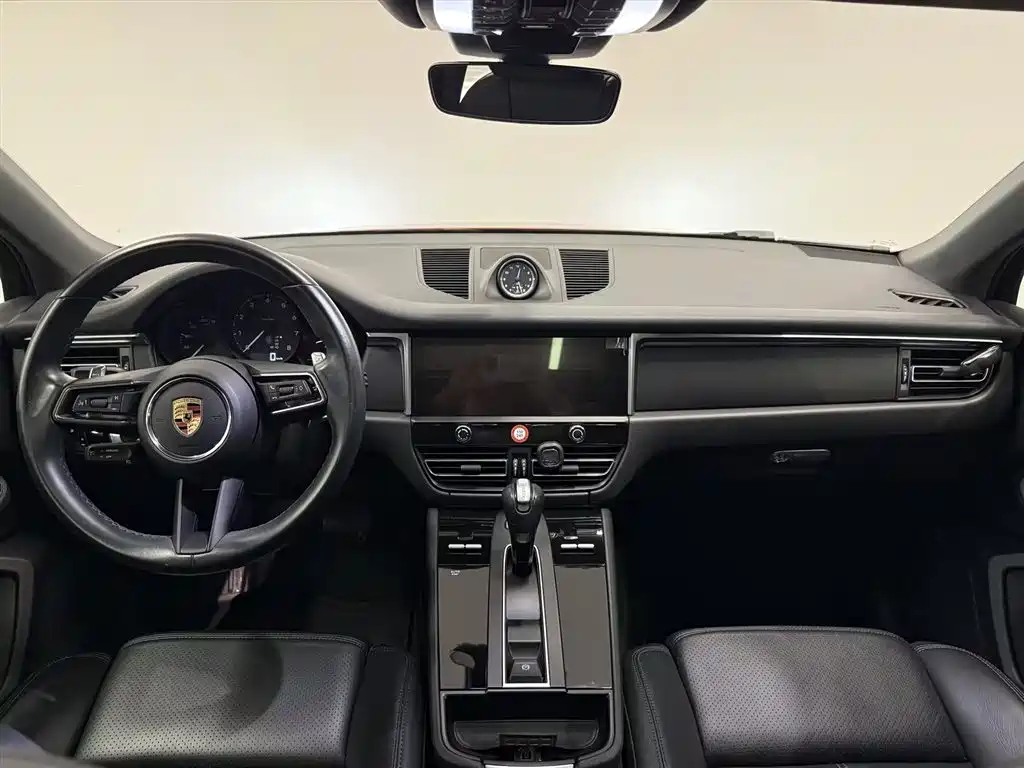 Porsche Macan 2023 — фото 7
