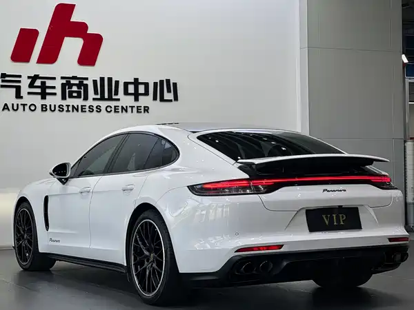 Porsche Panamera 2022