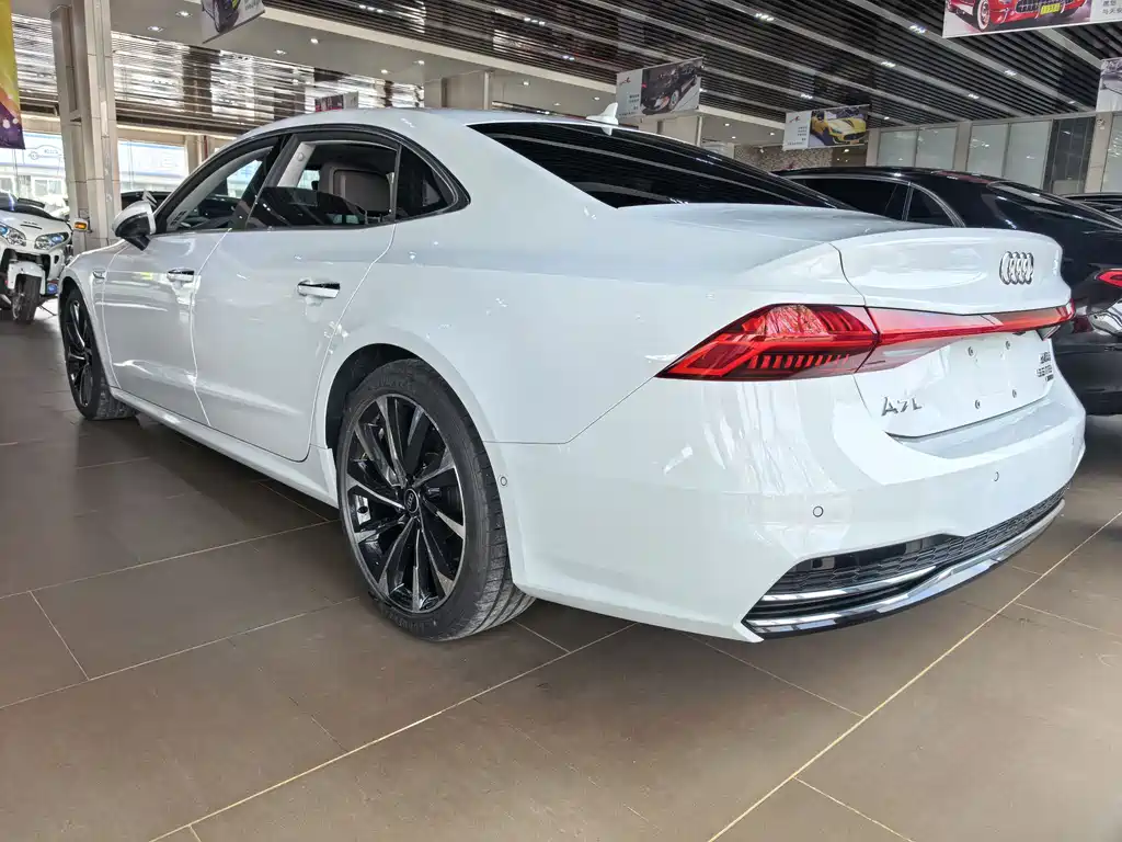 Audi A7L 2023 — фото 2