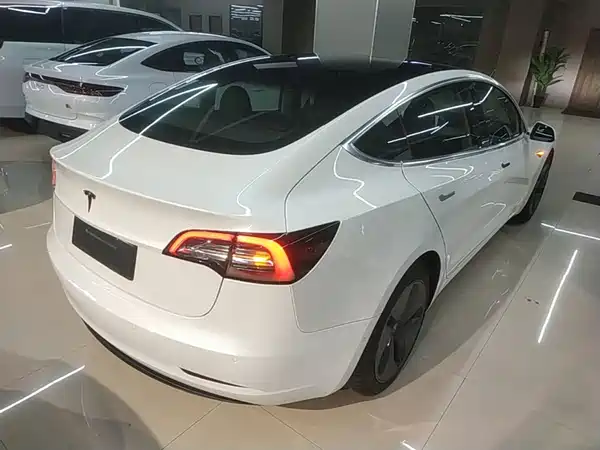 Tesla Model 3 2019