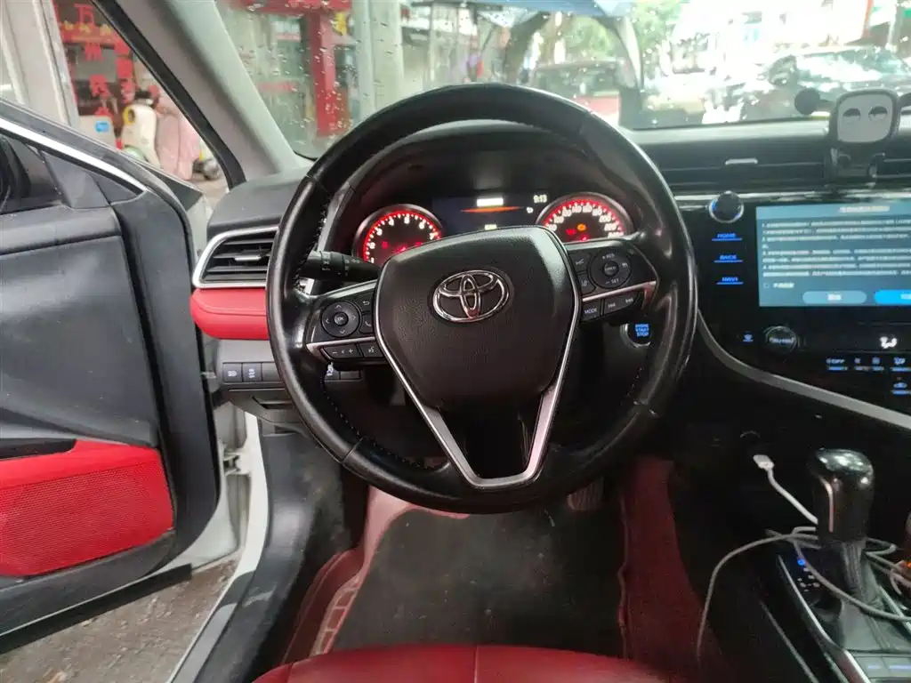 Toyota Camry 2020 — фото 3