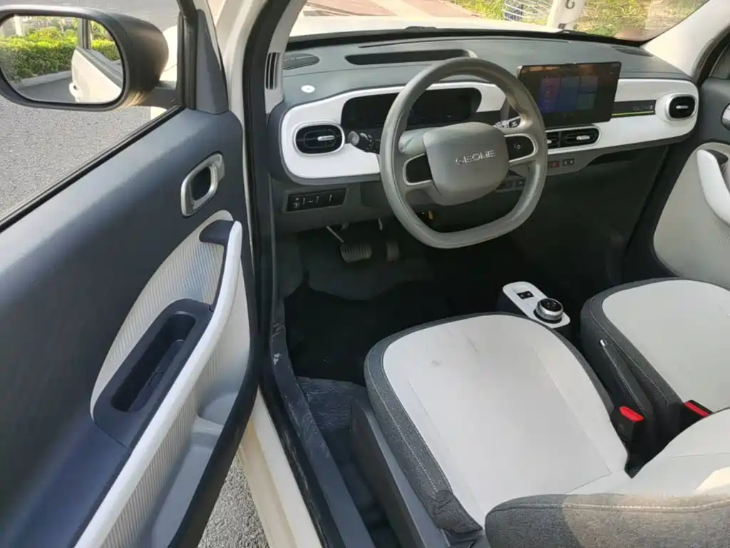 Geely Galaxy Panda 2025 — фото 16