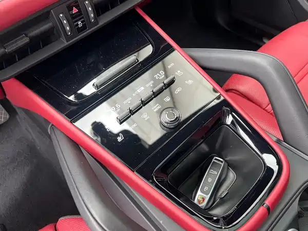Porsche Cayenne 2024