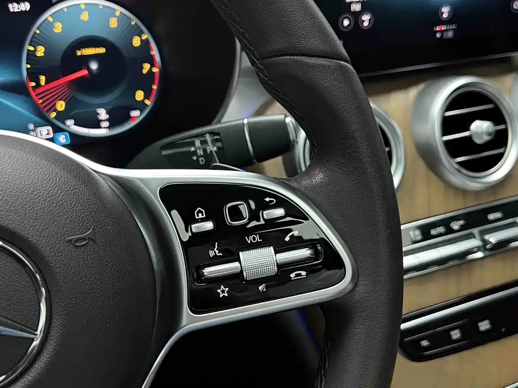 Mercedes-Benz GLC 2020 — фото 31
