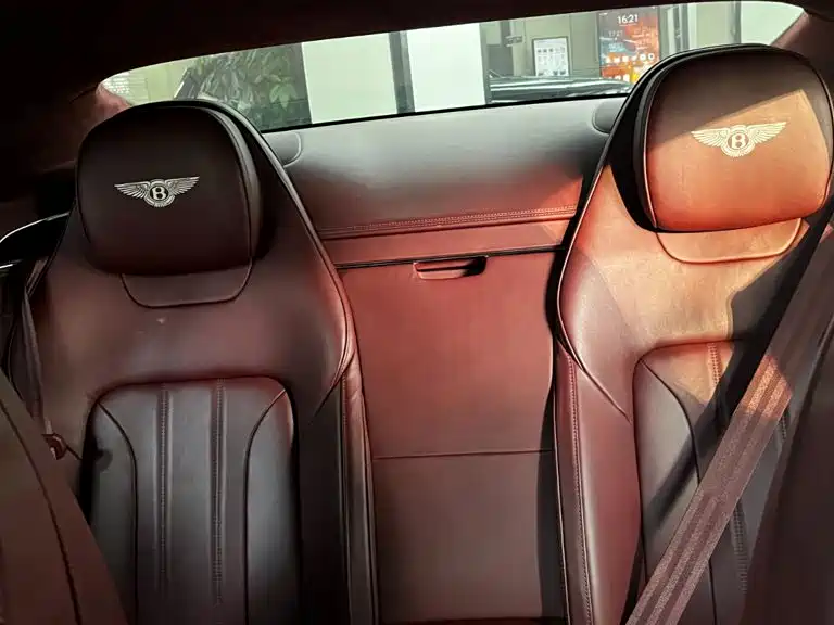 Bentley Continental 2020 — фото 11