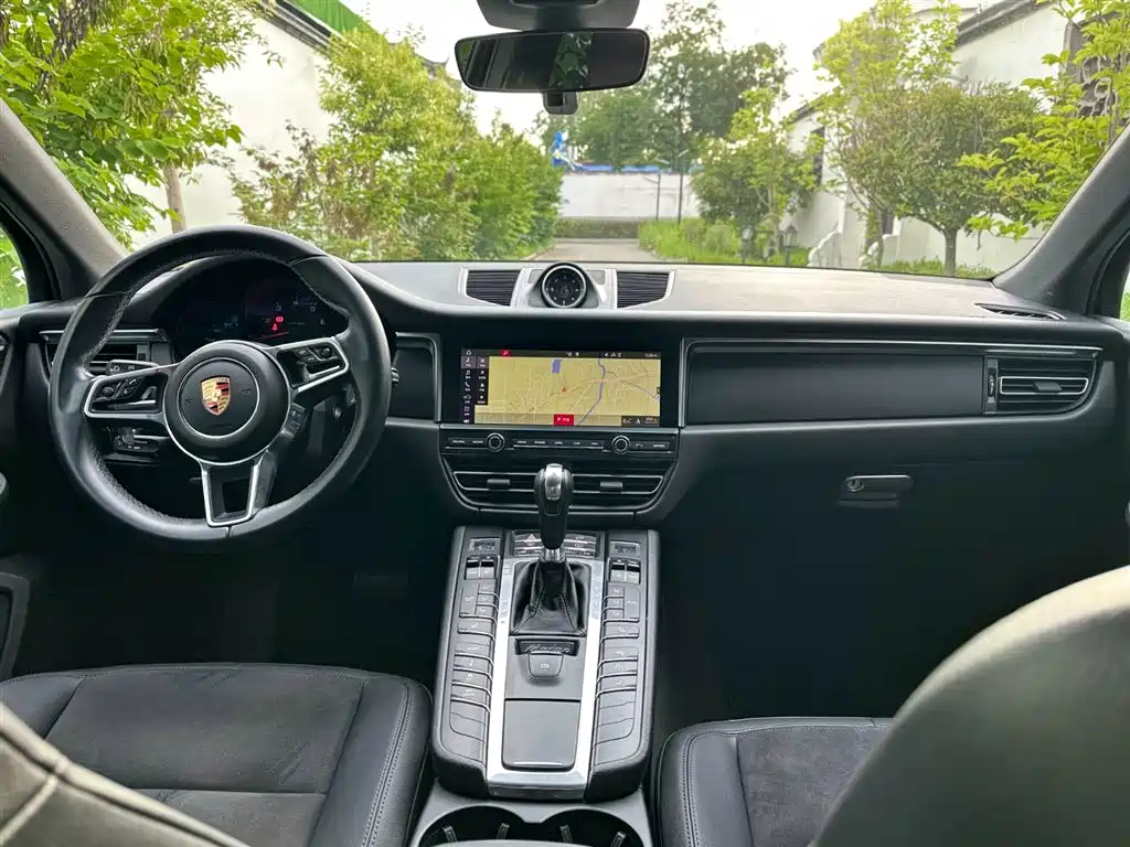 Porsche Macan 2019 — фото 9