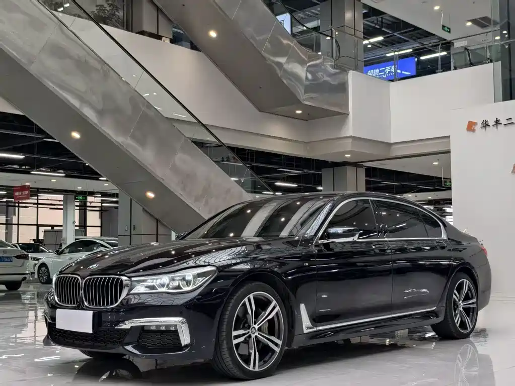 BMW 7 Series 2019 — фото 1