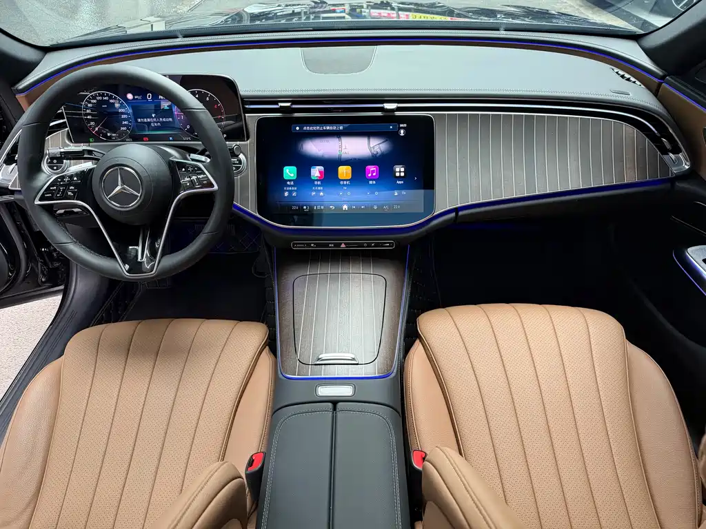 Mercedes-Benz E-Class 2024 — фото 12