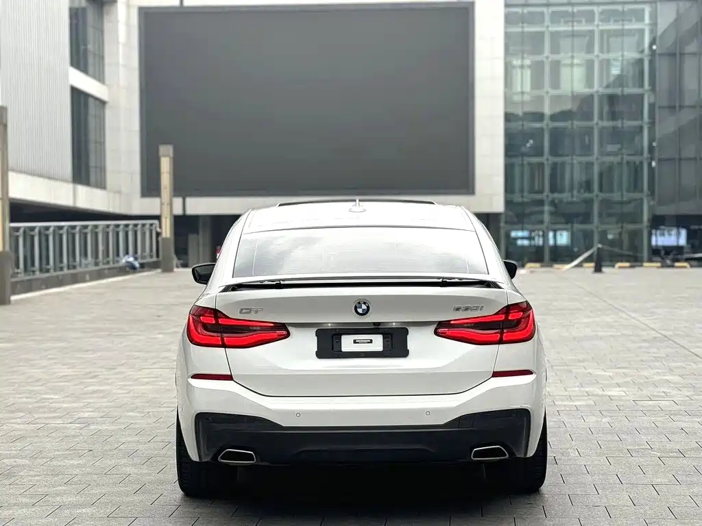 BMW 6 Series GT 2022 — фото 7