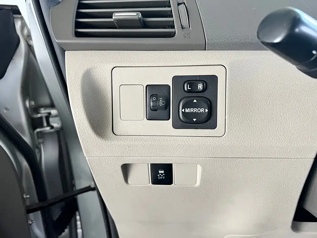 Toyota Verso 2014 — фото 18