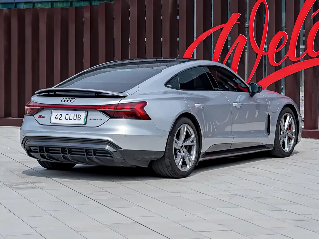 Audi e-tron GT 2024 — фото 8
