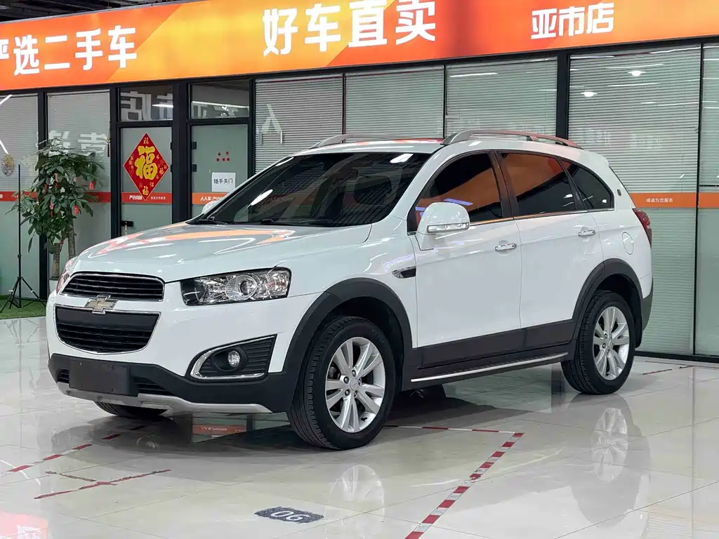 Chevrolet Captiva 2017 — фото 1