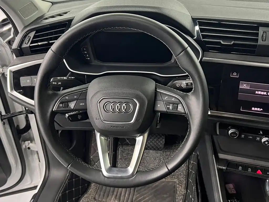 Audi Q3 2023 — фото 14