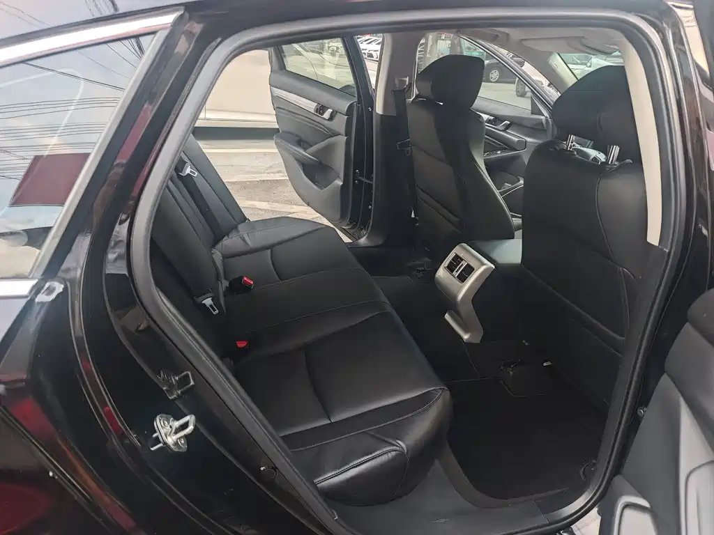 Honda Accord 2021 — фото 11