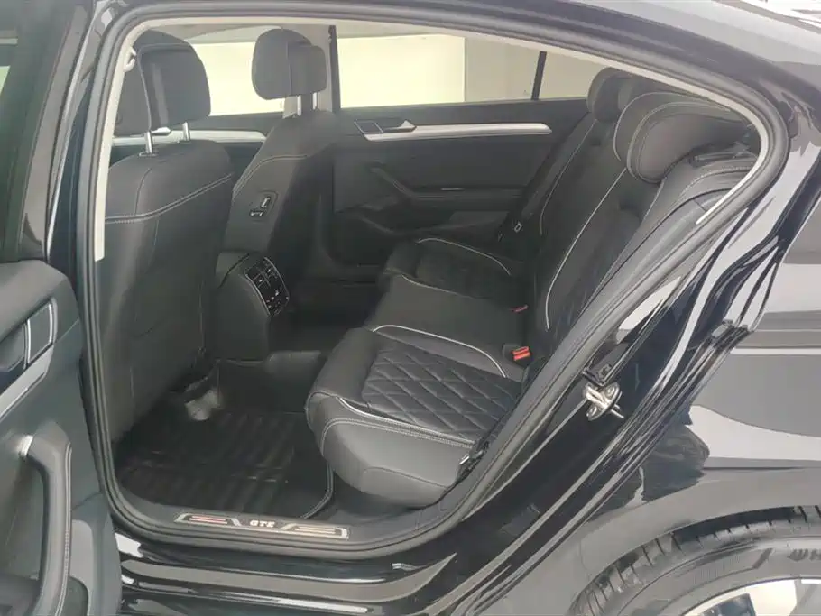 Volkswagen Magotan GTE PHEV 2023 — фото 11