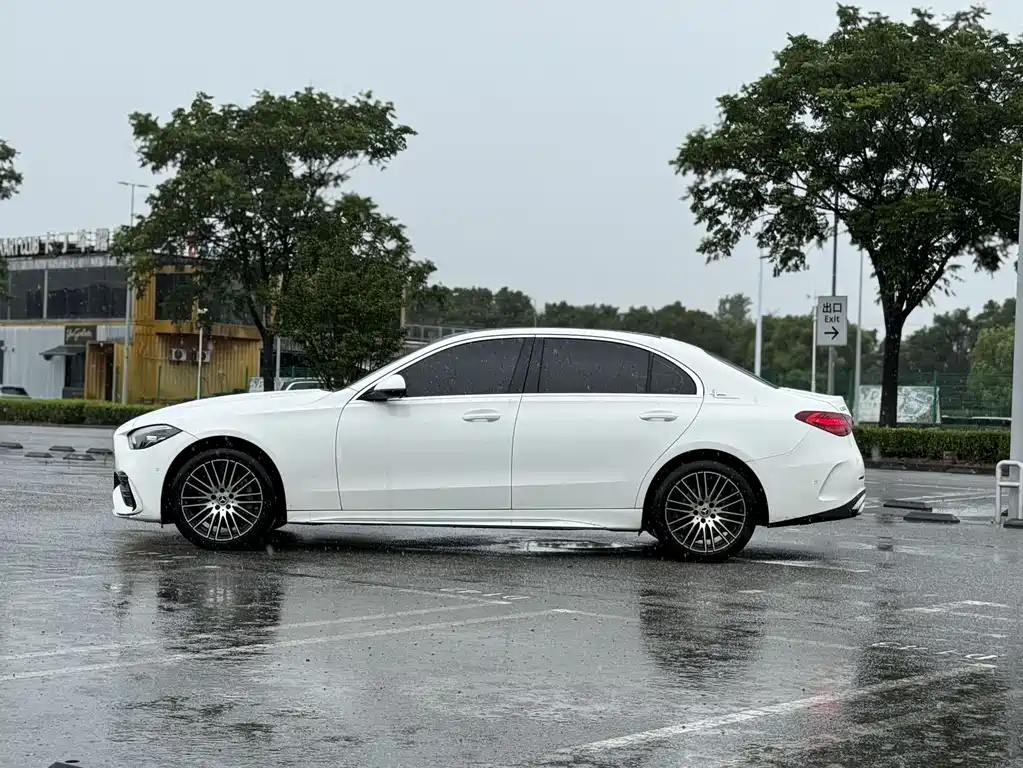 Mercedes-Benz C-Class 2023