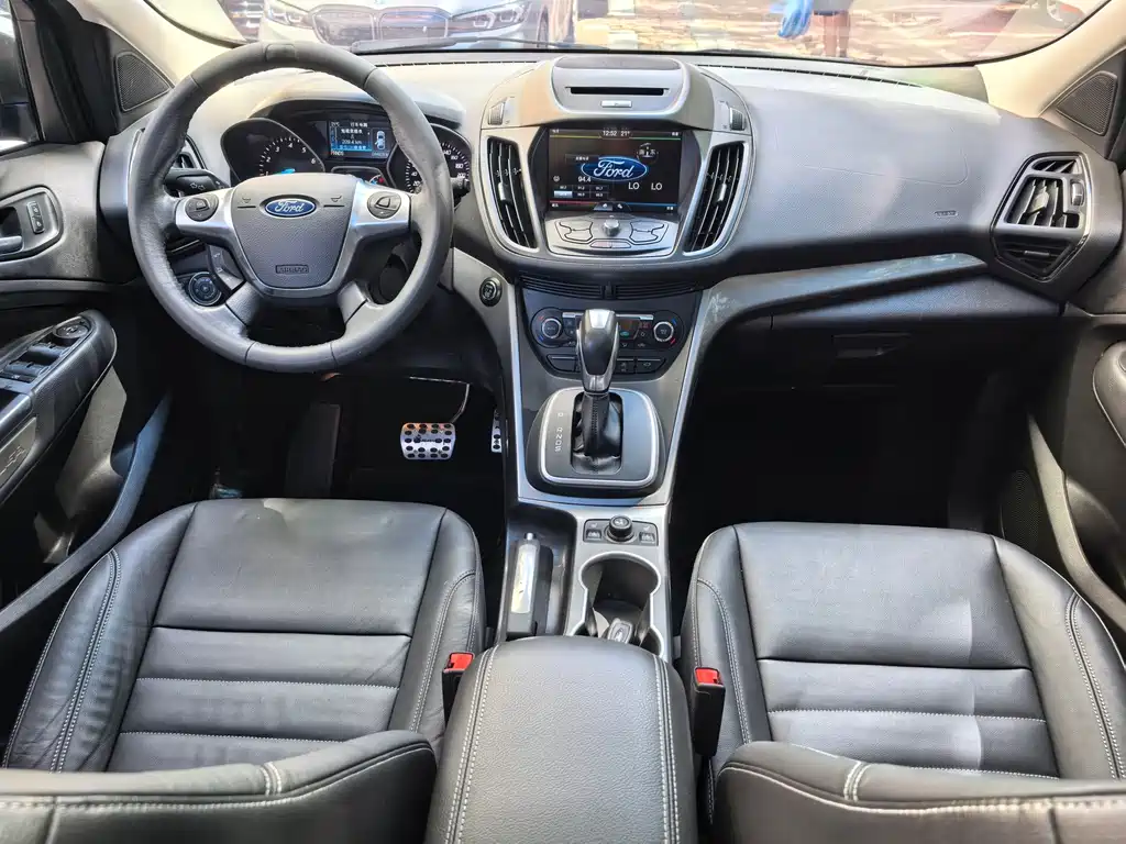 Ford Kuga 2015 — фото 9
