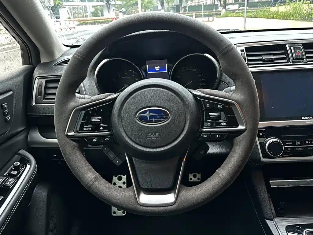 Subaru Legacy 2020 — фото 6