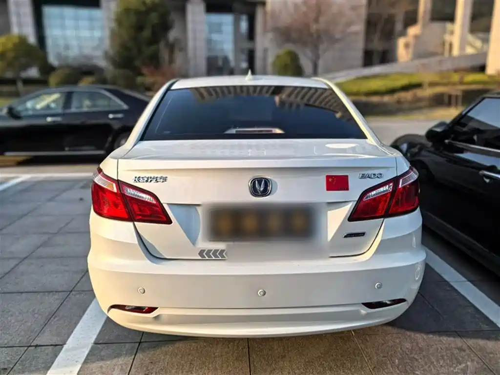 Changan Eado 2015 — фото 14