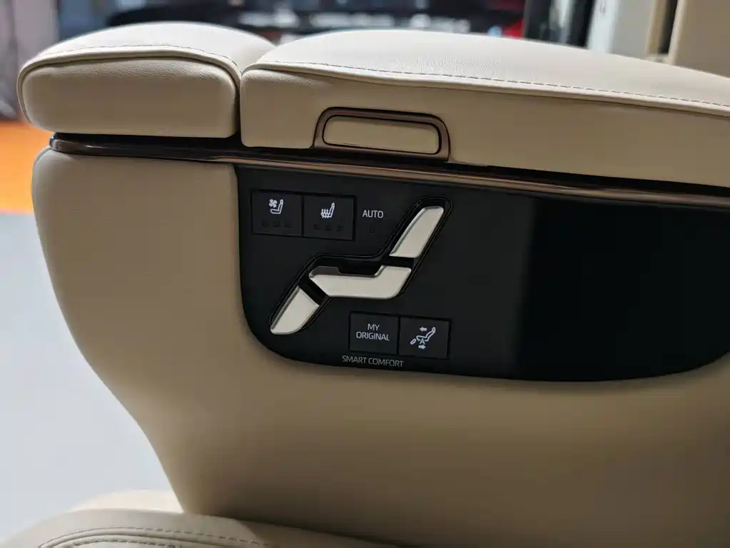 Toyota Alphard 2025 — фото 25