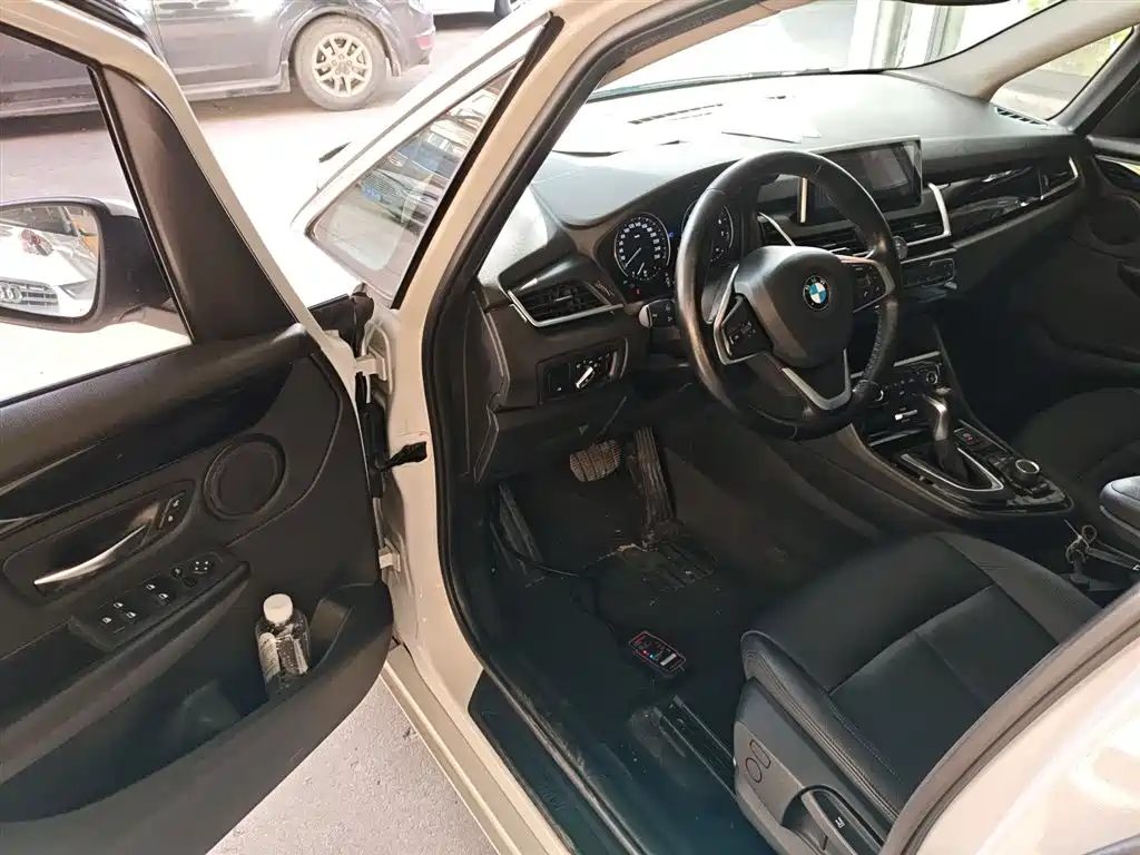 BMW 2 Series Active Tourer 2018 — фото 13