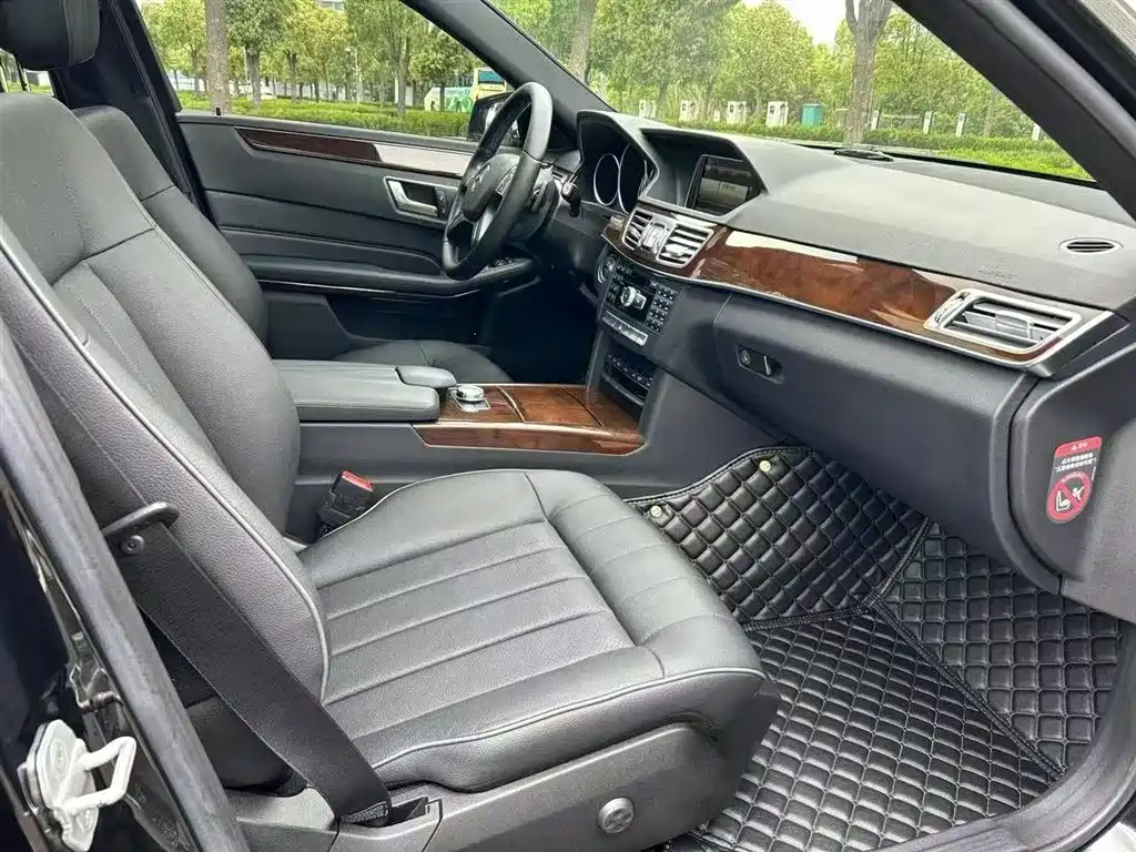Mercedes-Benz E-Class 2014 — фото 13