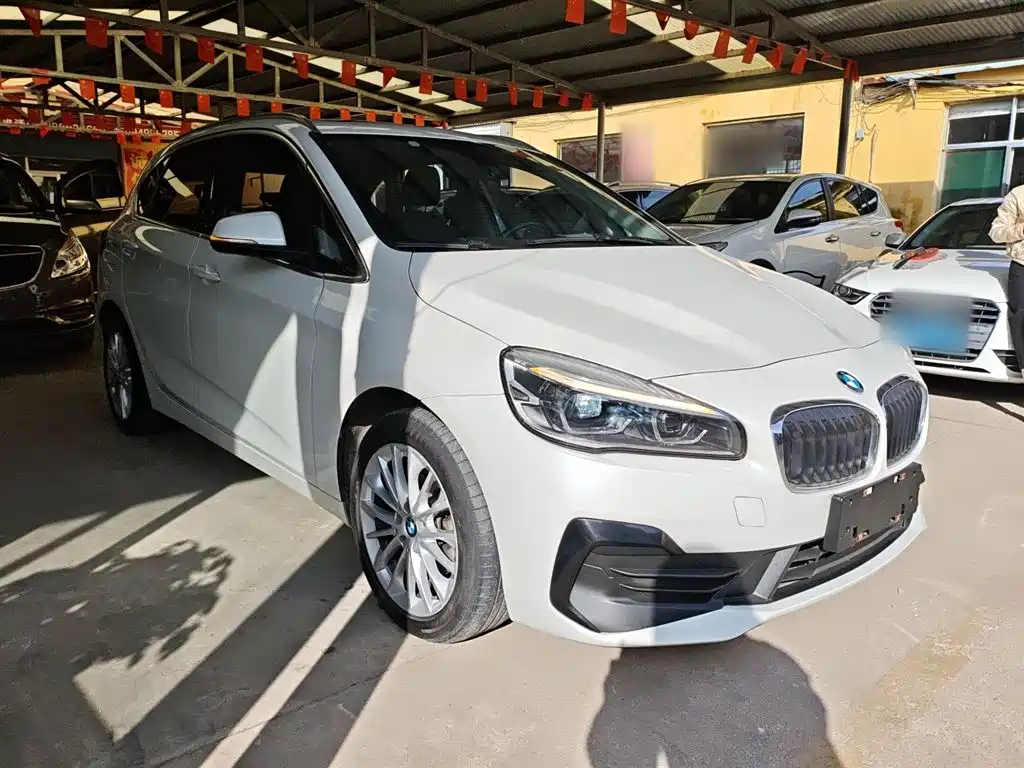 BMW 2 Series Active Tourer 2018 — фото 23