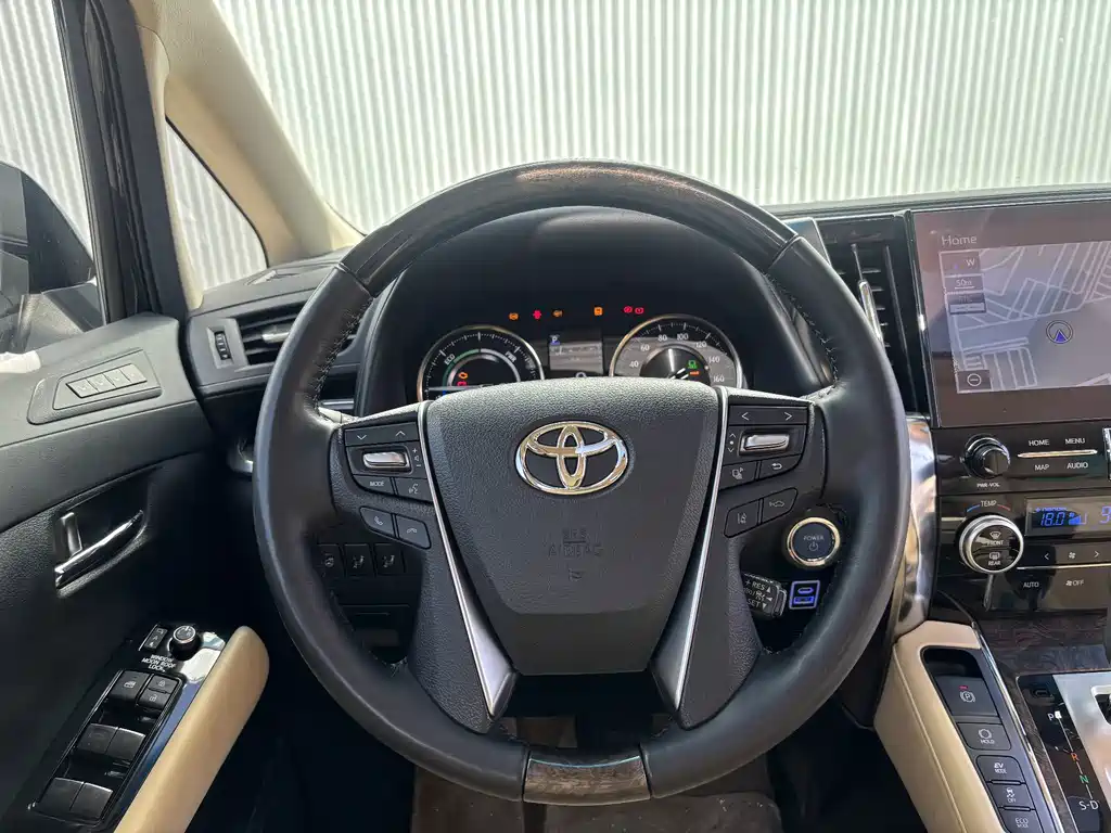 Toyota Alphard 2023 — фото 15