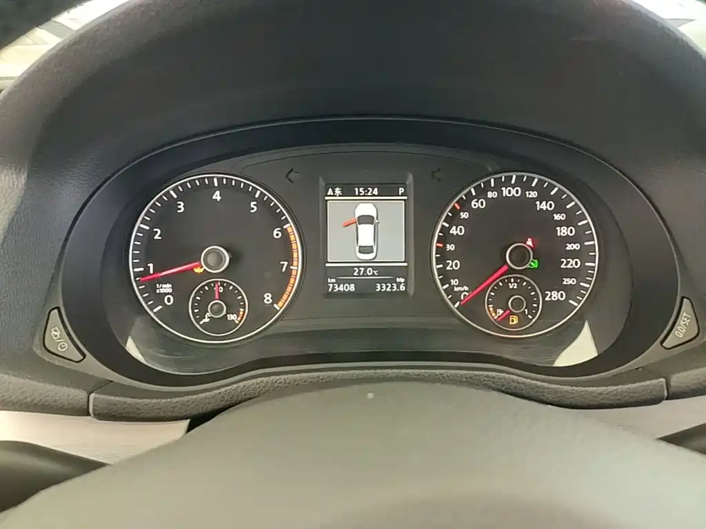 Volkswagen Passat 2015 — фото 12