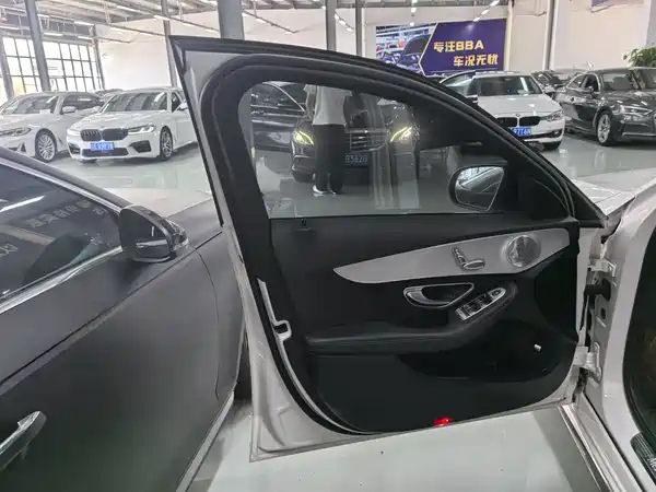 Mercedes-Benz C-Class 2021