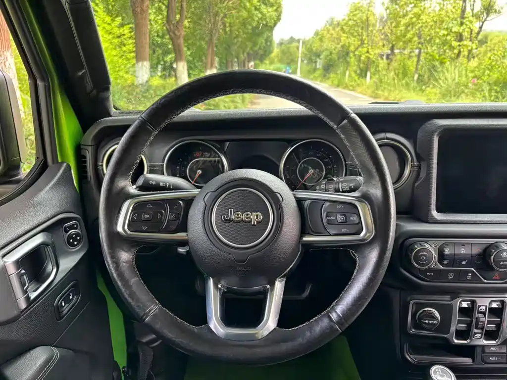 Jeep Wrangler 2020 — фото 11