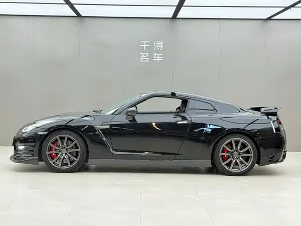 Nissan GT-R 2014