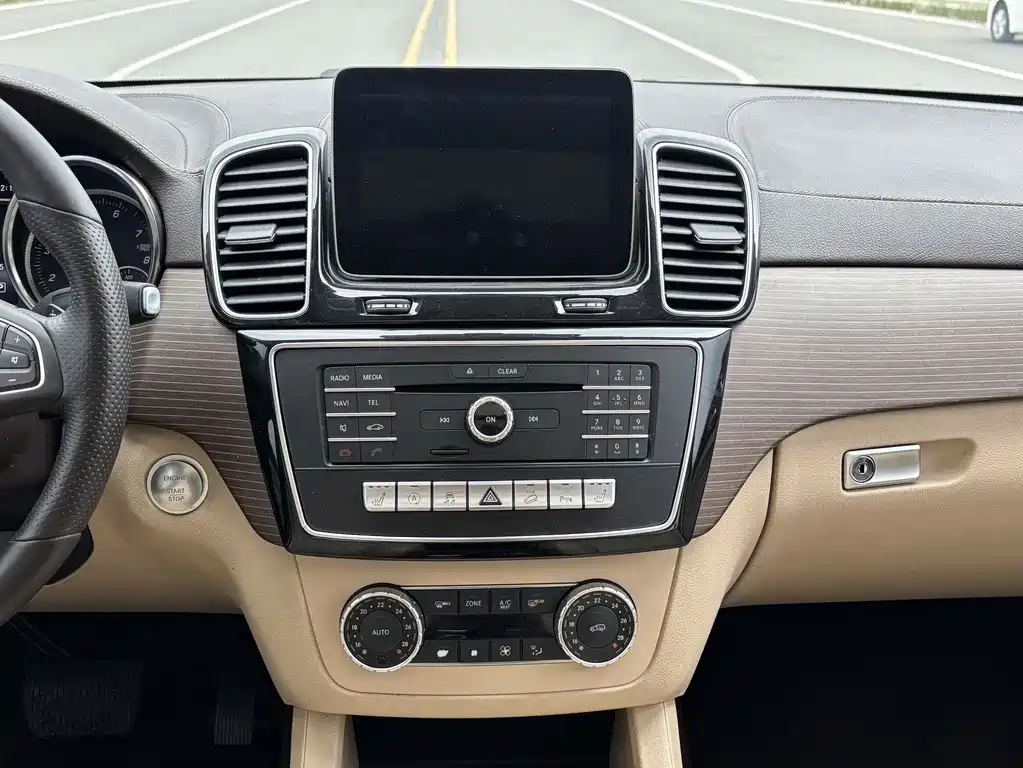 Mercedes-Benz GLE 2019 — фото 12