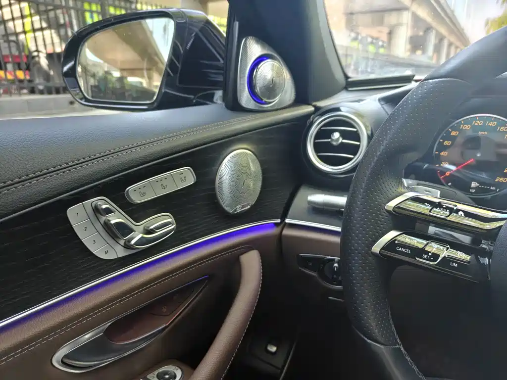 Mercedes-Benz E-Class 2021 — фото 16