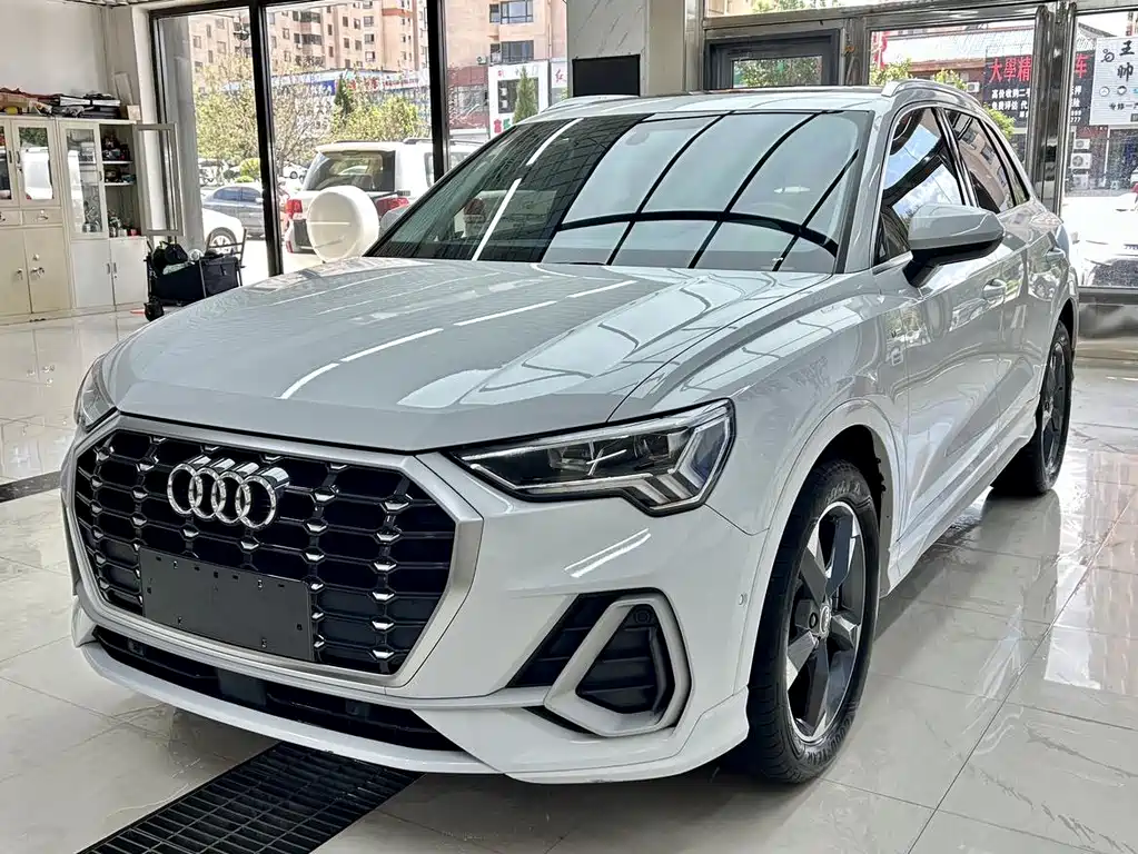 Audi Q3 2023 — фото 1